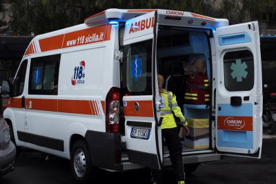 Tragedia nel centro di Dueville, si accascia al suolo e muore