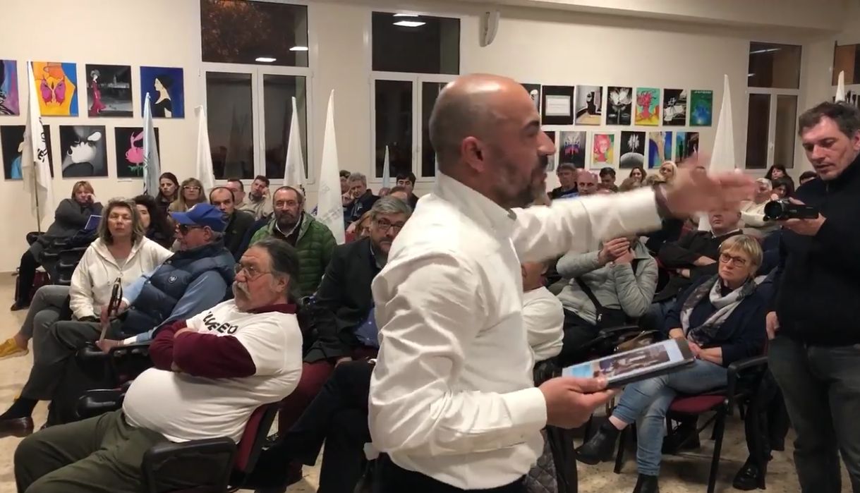 Commissione d’inchiesta banche, “Paragone un pericolo” e Mattarella mette il veto