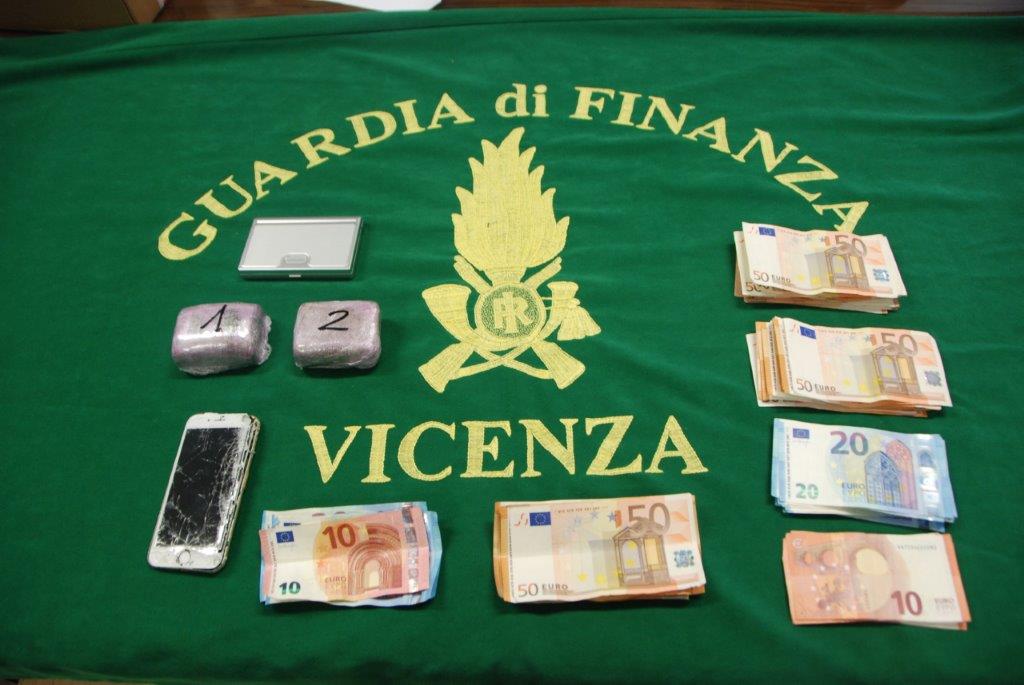 200 grammi di hashish: cittadino marocchino arrestato