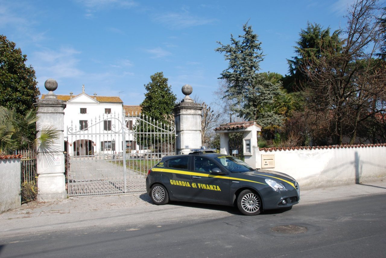 La Guardia di Finanza confisca 94mila euro