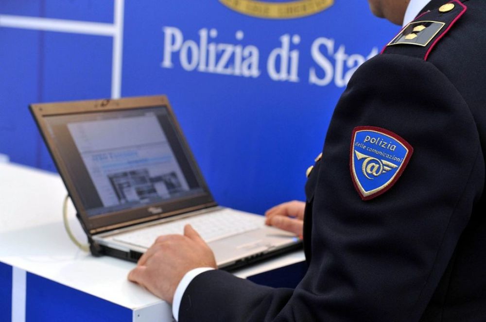 Offende le Istituzioni su Facebook: denunciato 50enne vicentino