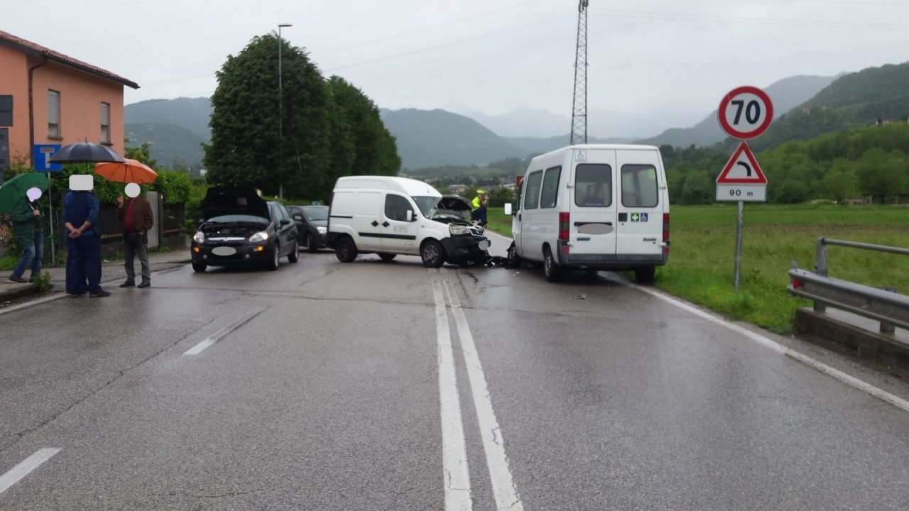 Incidente a Schio: feriti i due conducenti