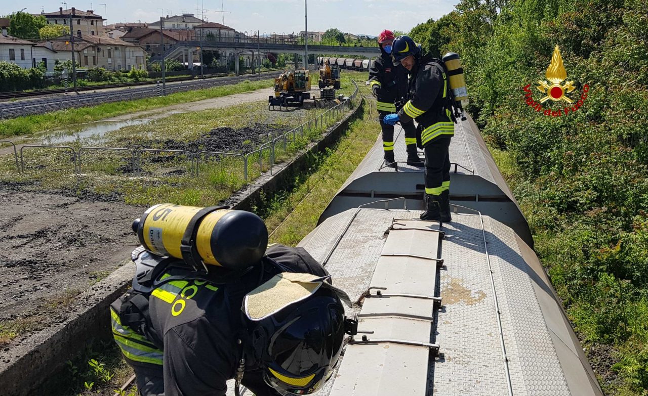 Salvate quattro persone all’interno di un vagone ferrocisterna a Vicenza VIDEO