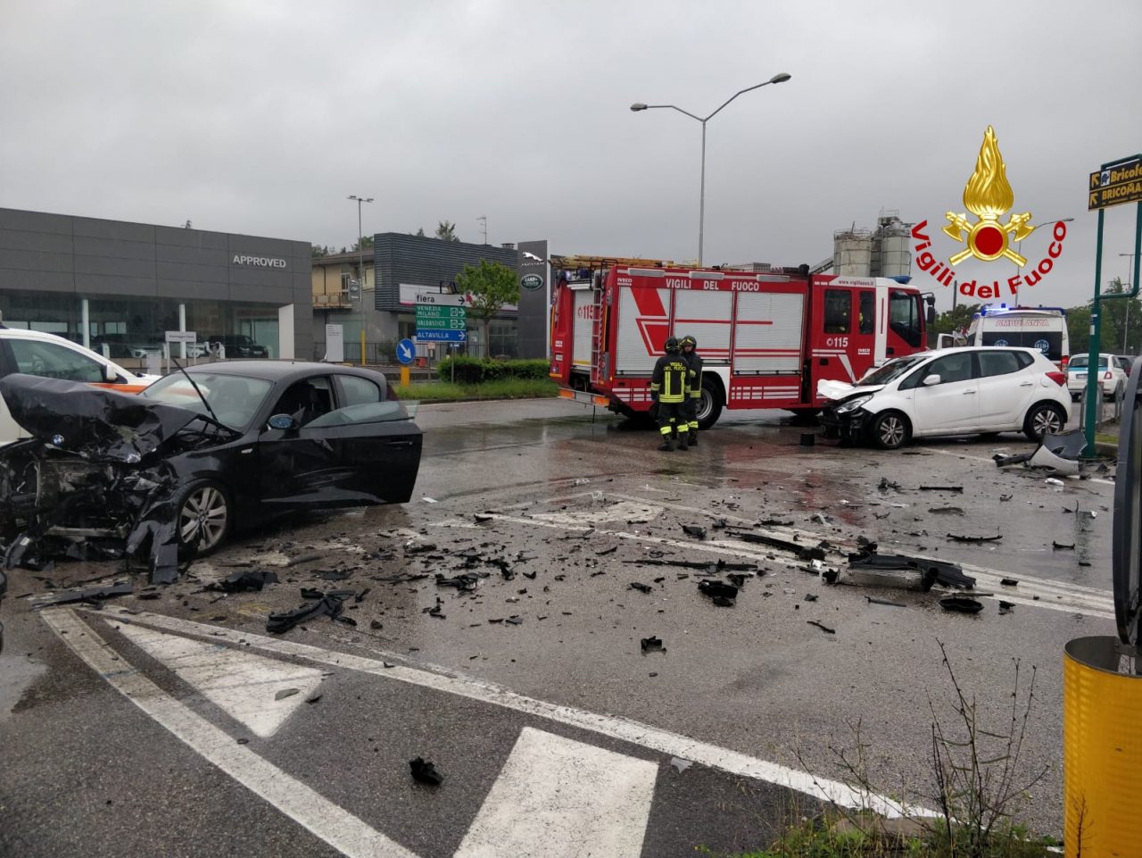 Scontro tra due auto a Vicenza, tre feriti