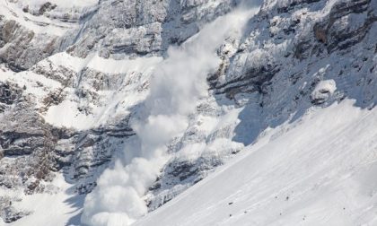 Valanga nelle Piccole Dolomiti: uno sciatore disperso