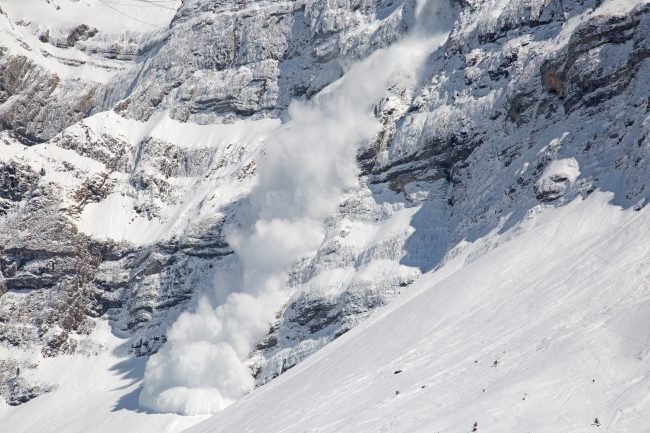 Valanga nelle Piccole Dolomiti: uno sciatore disperso