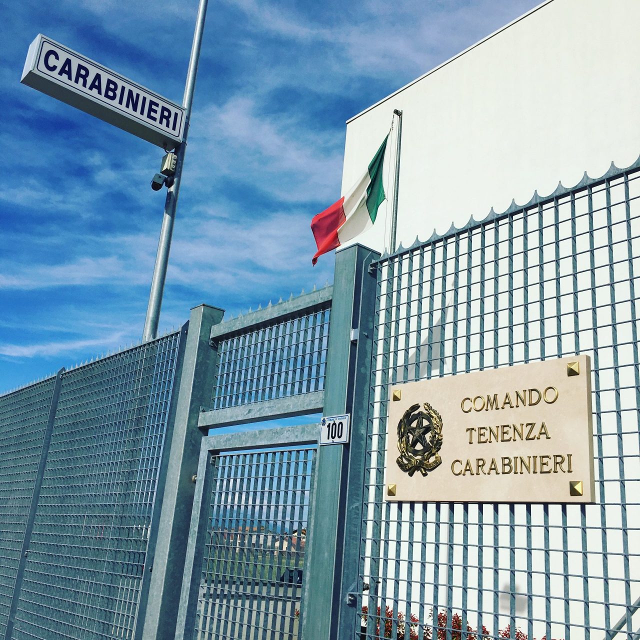 Truffa e commercio di prodotti con segni falsi: Deferito un 42enne napoletano
