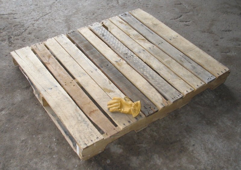 Acquistano tavole di abete per pallets e non le pagano: denunciati