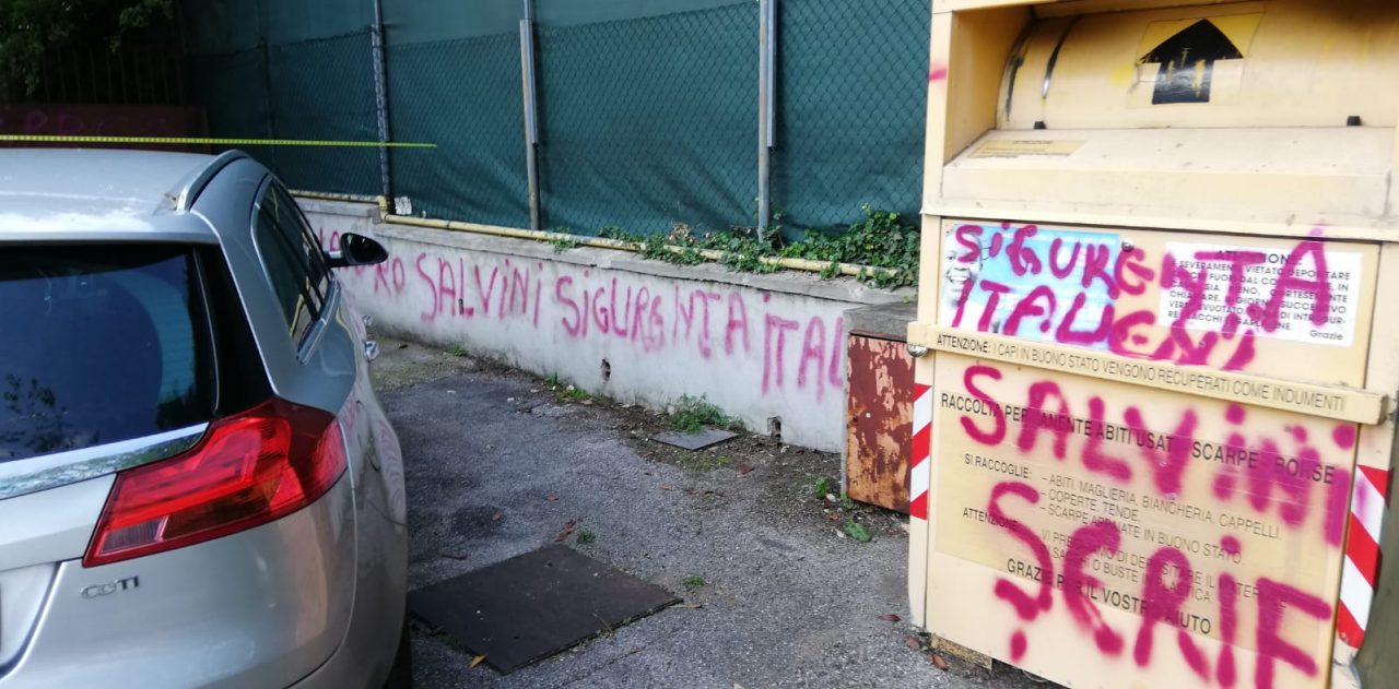 Scritte contro Salvini, i carabinieri fermano l’imbrattatore