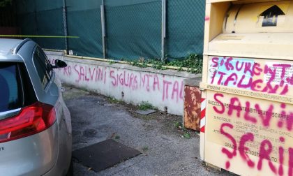 Scritte contro Salvini, i carabinieri fermano l'imbrattatore