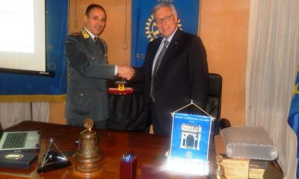 Rotary Club Palladio consegna defibrillatore alla Guardia di Finanza