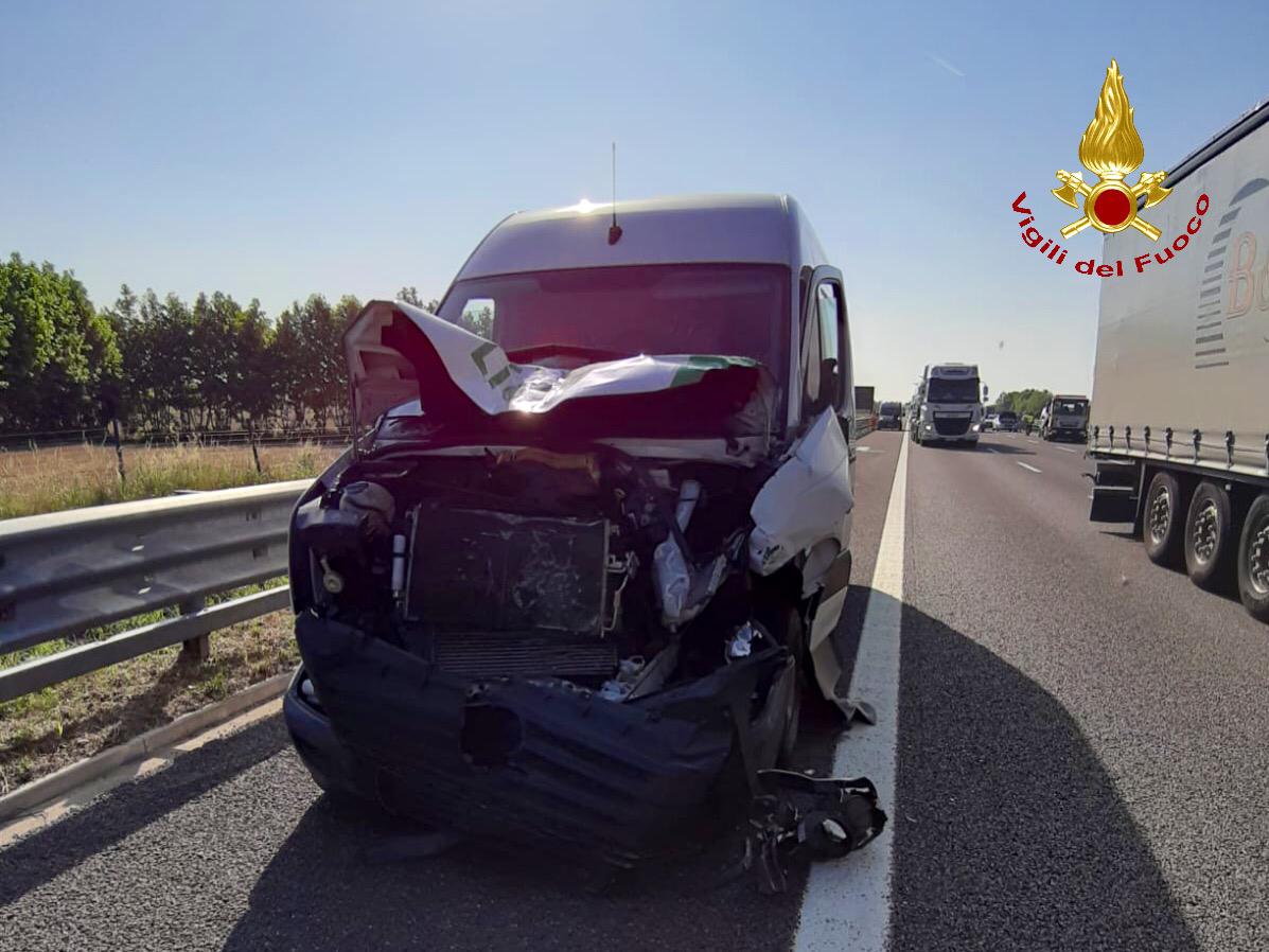 Il “4” che porta sfortuna: autostrada, veicoli e feriti coinvolti