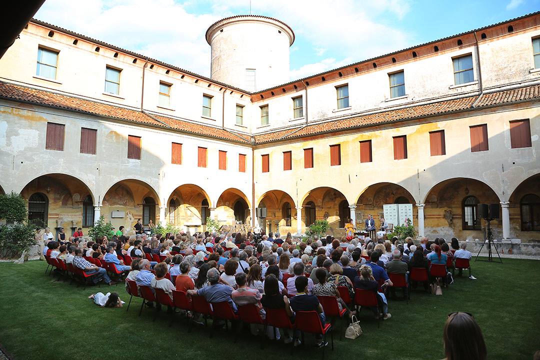 Resistere: al via la rassegna letteraria di Libreria Palazzo Roberti