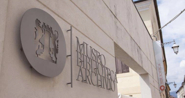 La mostra: “Il racconto dei luoghi. Le guide turistiche a stampa tra Ottocento e Novecento”
