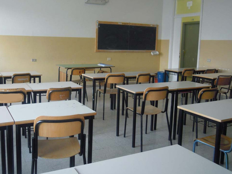 Conto alla rovescia per l’inizio delle scuole: calo di iscrizioni e professori assenti