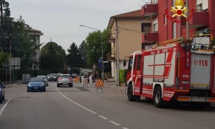 Fuga di gas in città: vigili del fuoco al lavoro