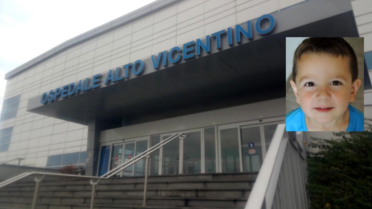 Addio Giulio, palloncini e fiori bianchi per l’ultimo saluto