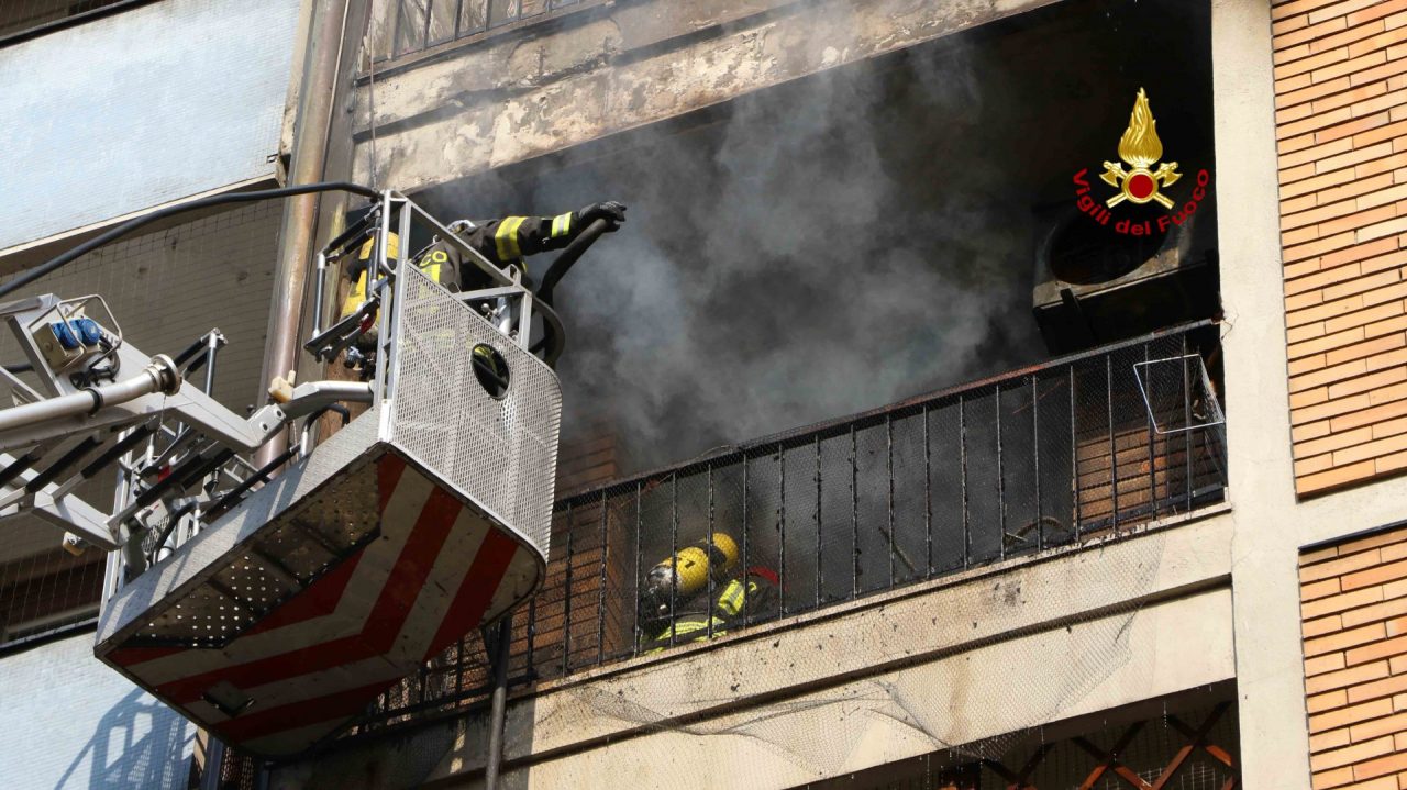 Fiamme in un appartamento a Vicenza: Salvato un uomo