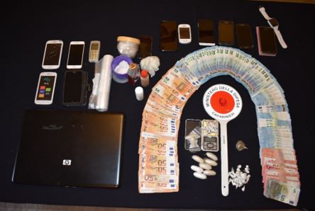 Cocaina ed eroina nascoste nei boxer: arrestato un 27enne