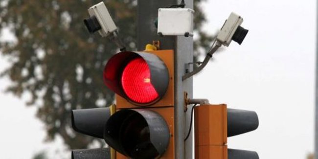 Le luci dei semafori accendono la polemica