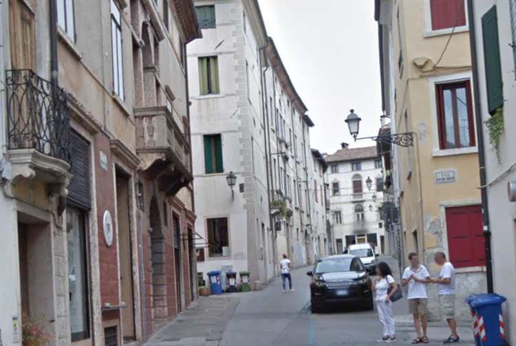 Rissa nel centro storico bassanese: Ferito un uomo
