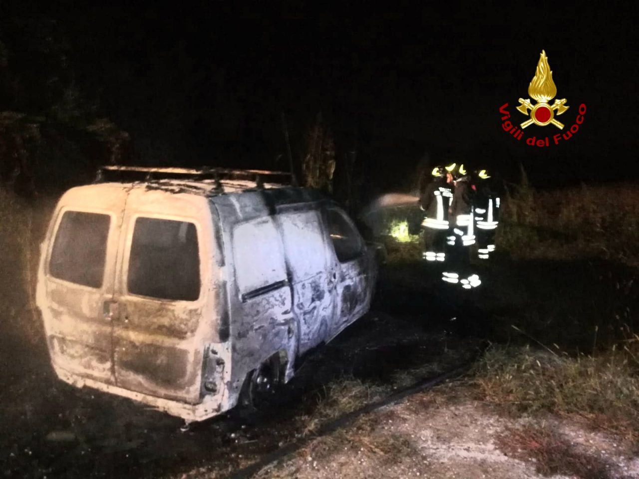 Furgone in fiamme: Utilizzato per una rapina