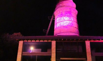 Ricerca contro il cancro: La fornace "Panizzon" illuminata di rosa