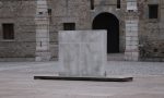 “Il muro di sinistra”: L'installazione in Piazza dell’artista Marco Chiurato