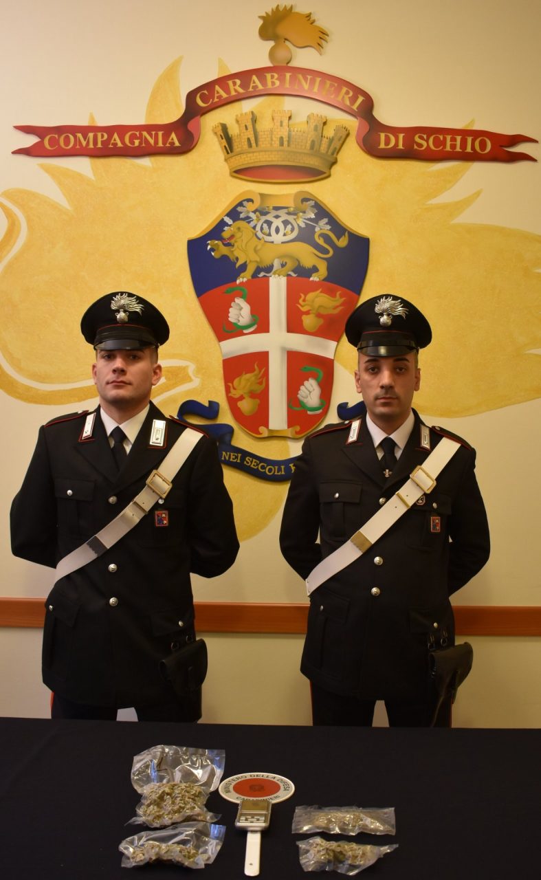 Arrestato 24enne per spaccio di marijuana