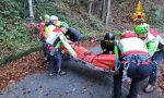 Auto finisce in una scarpata: 80enne rimane ferito VIDEO