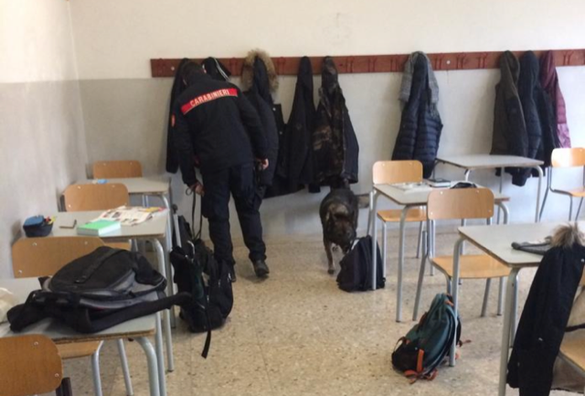 Partiti i controlli antidroga nelle aule scolastiche