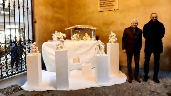 Nel cortile di palazzo Trissino un presepe in terracotta smaltata dello scultore Marzari