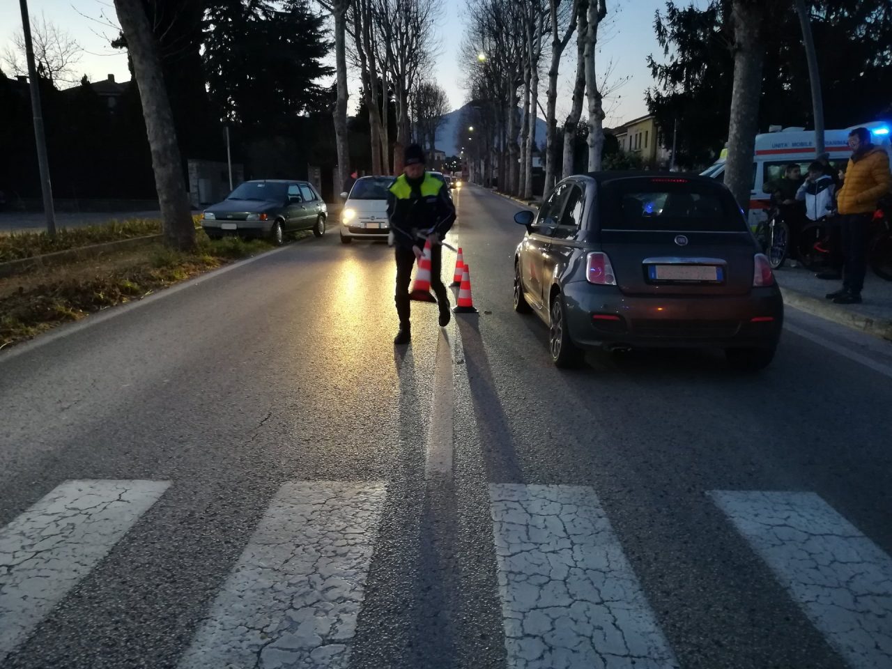 Donna investita da un’auto, le sue condizioni sono stazionarie