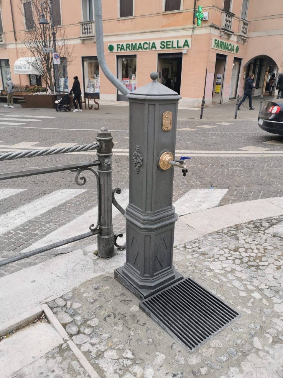Piazza Rossi Schio, ecco la “nuova” fontanella dell’acqua dell’Ottocento