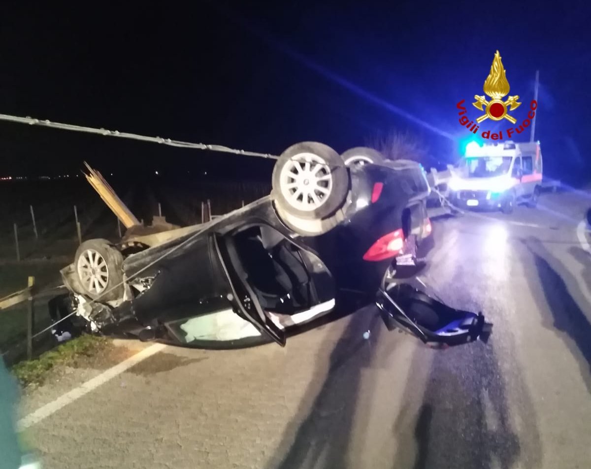 Incidente Asigliano Veneto, consegnava le pizze ma l’auto si è rovesciata: 23enne ferita