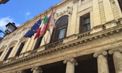 Scritta contro Liliana Segre, la condanna del sindaco