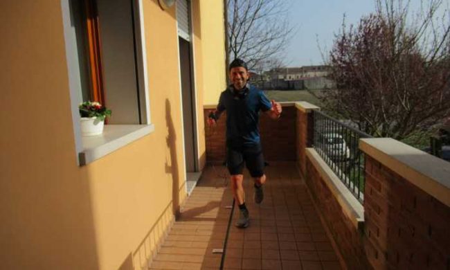 “La mia strada ora è il balcone”: l’impresa del runner a Padova