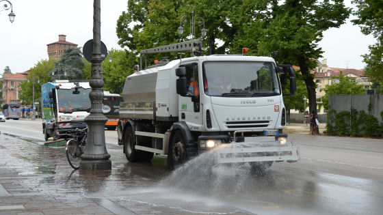 Prosegue la sanificazione straordinaria di tutta la città, parcheggi compresi