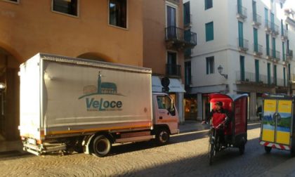 VeLoCe consegna gratuitamente beni di prima necessità a persone in difficoltà