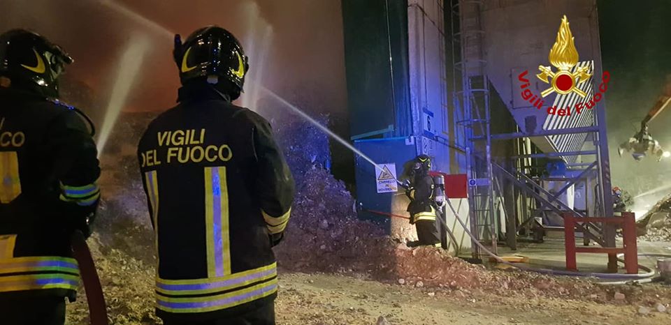 Incendio nell’impianto rifiuti Montebello, Arpav: “Analisi ok” – AGGIORNAMENTO