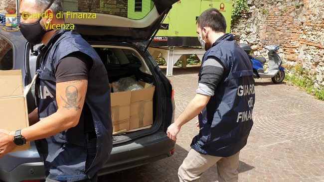 Maxi sequestro, arrestati in flagranza due serbi: nascondevano 78 chili di marijuana