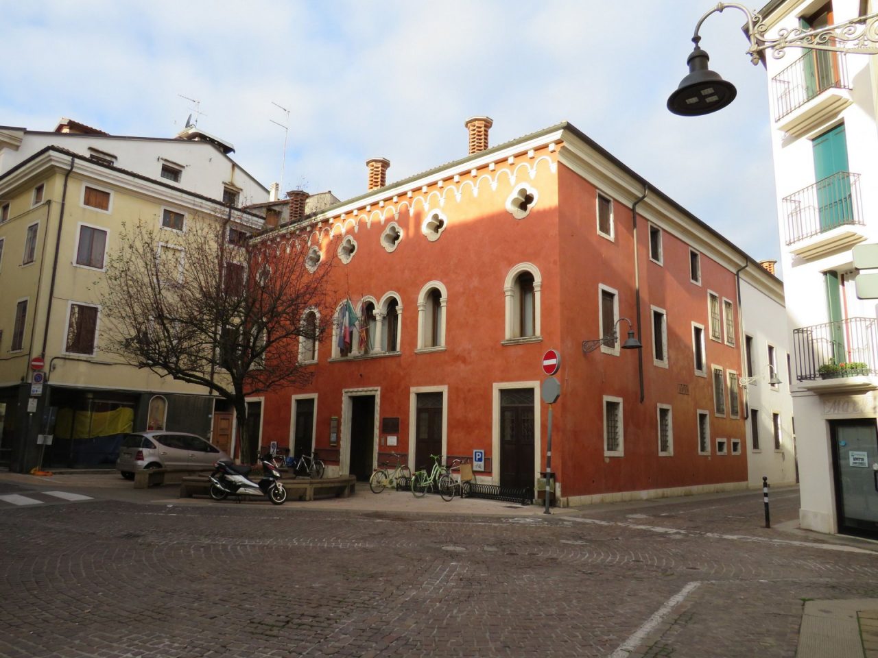Schio, riapre la biblioteca civica: ma solo per il servizio prestiti