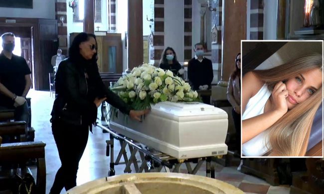 Straziante addio a Martina: quasi 2mila persone in streaming per l’ultimo saluto