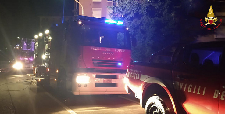 Incendio Vicenza, donna salvata dai Vigili del fuoco