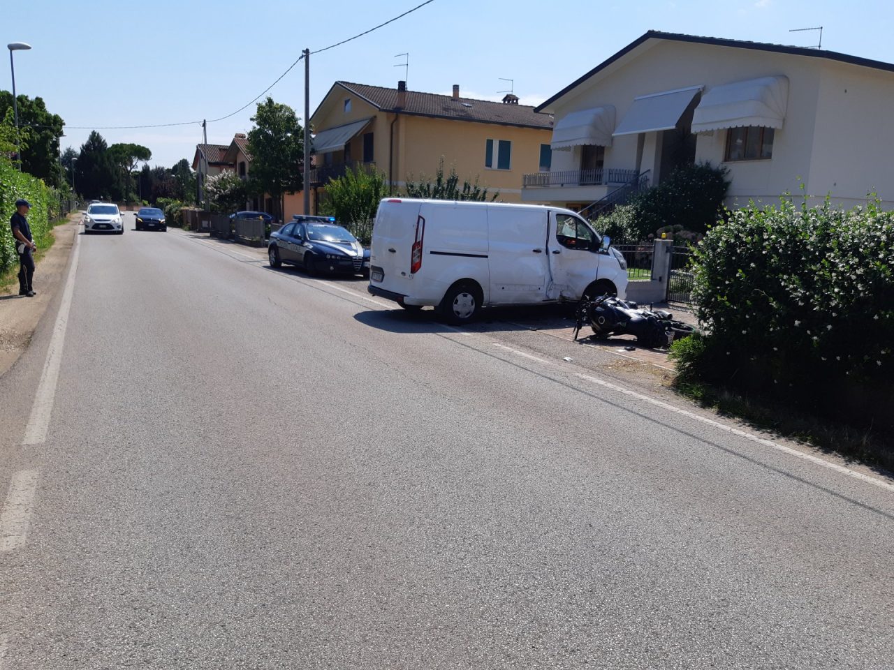 Montecchio Precalcino, scontro tra furgone e moto: centauro 32enne gravissimo