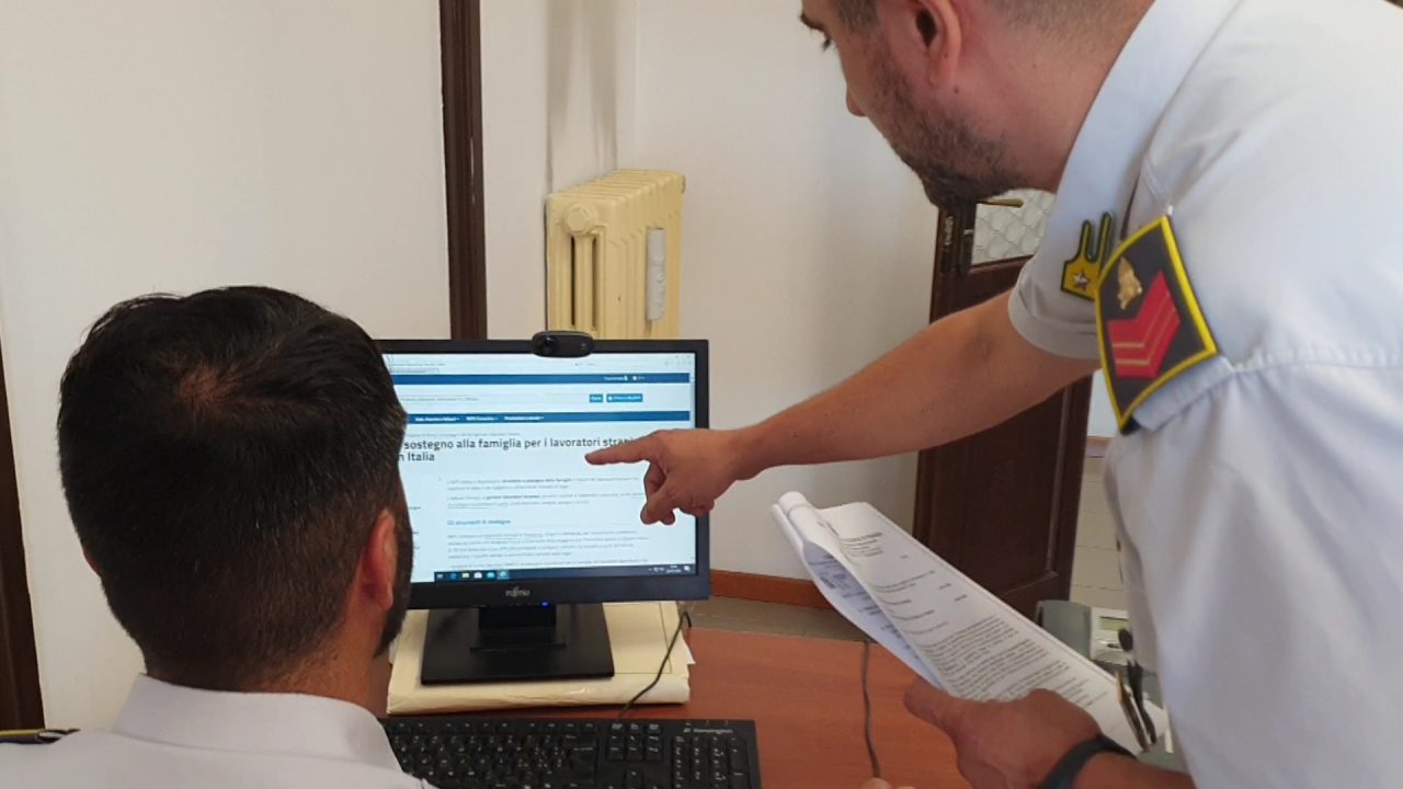Pensioni di invalidità illegittime, tre denunciati: prendevano i soldi ma vivevano all’estero
