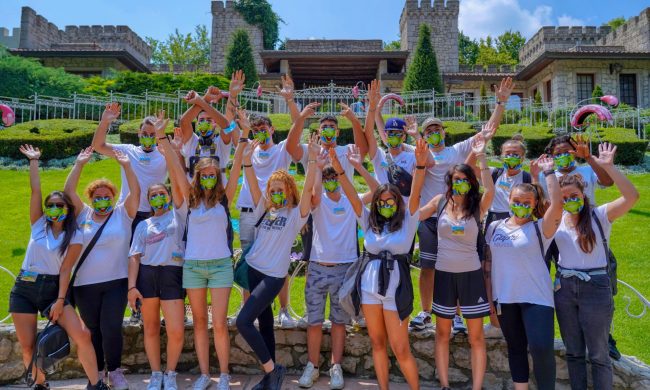 Melissa Satta permetterà a 116 ragazzi di diverse associazioni di andare a Gardaland