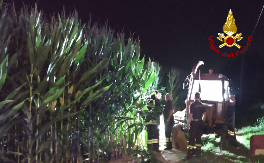Gamba incastrata nella fresa, agricoltore di Camisano in ospedale in codice rosso