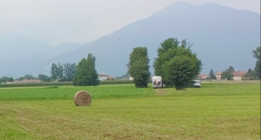 Camper nomadi, discarica a cielo aperto e furti nei garage: “Marano Pulita” lancia l’allarme