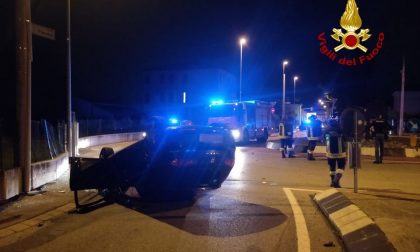 Incidente Vicenza, perde il controllo dell'auto che si rovescia: ferito il conducente
